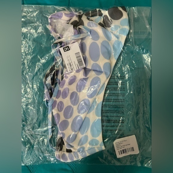 Universal Dweller asymmetrical top - Picture 2 of 5